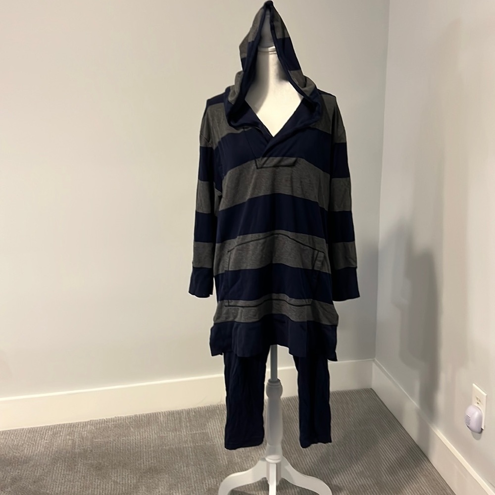 DKNY  pjs